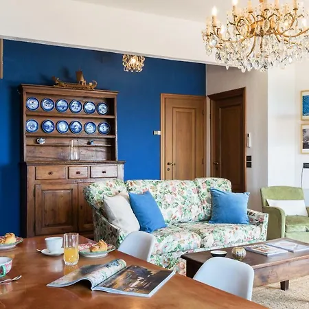 Azzurro Giuliana